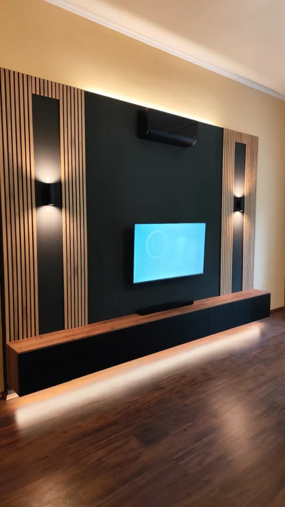 Gipszkarton médiafal TV-fallal és rejtett LED-világítással
