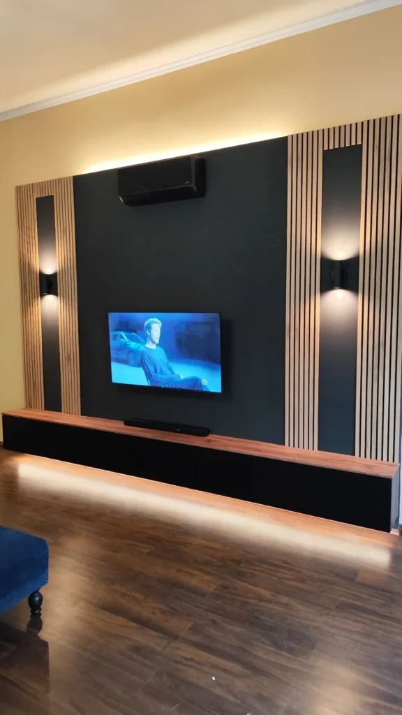 Modern gipszkarton médiafal rejtett LED-világítással